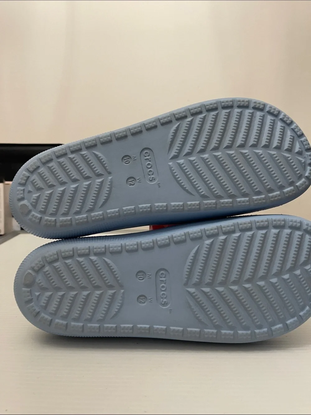 CROCS CLASSIC SLIDE SANDAL MENS SIZE 10 WOMENS SIZE 12